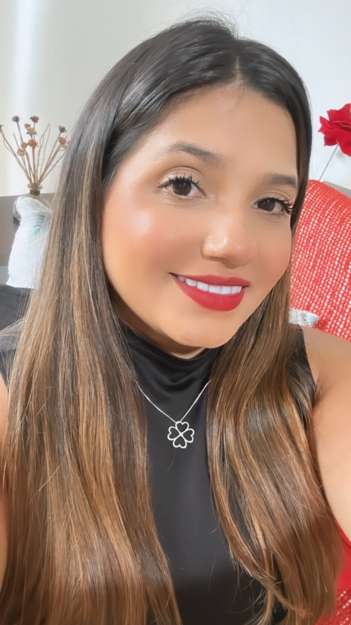 38678701-1904-496B-85A2-C82D559603CA - Caroline Costa